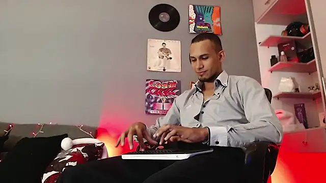 MagnusFrost online show from 12.28.24