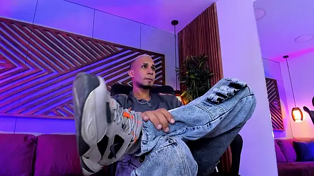 MagnusFrost online show from 01.25.25