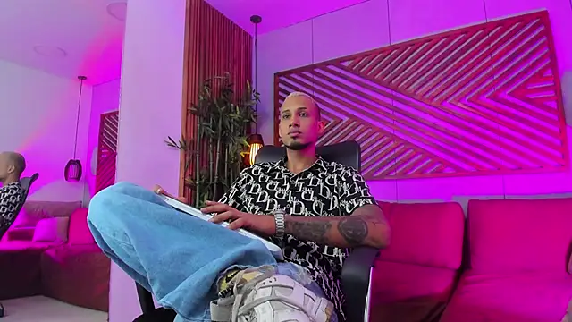 MagnusFrost online show from 01.31.25