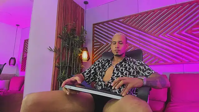 MagnusFrost online show from 01.31.25