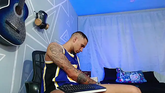 MagnusFrost online show from 02.07.25