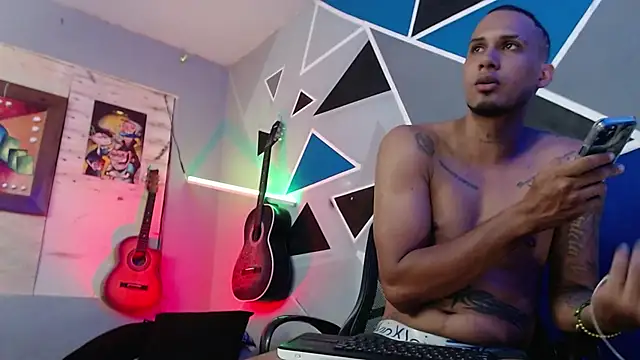 MagnusFrost online show from 10.30.25