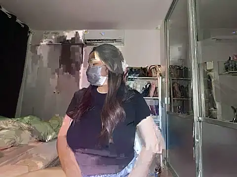 Snapshot of iamMalixxx chatting on 01.31.25 iamMalixxx online show from 01.31.25