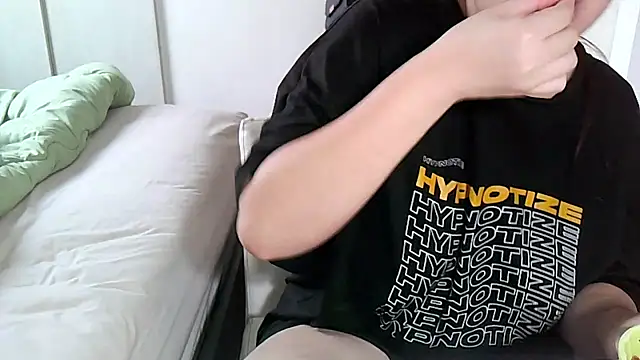 Snapshot of iamMalixxx chatting on 09.28.25 iamMalixxx online show from 09.28.25