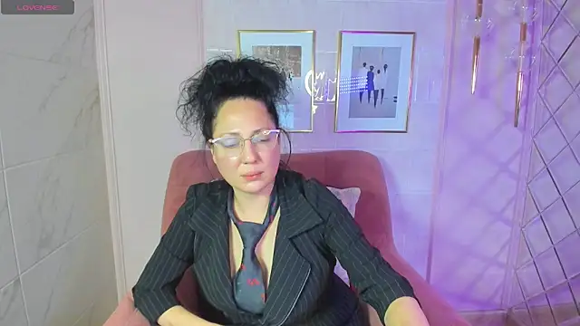 Snapshot of Anita_Muse chatting on 12.20.24 Anita Muse online show from 12.20.24