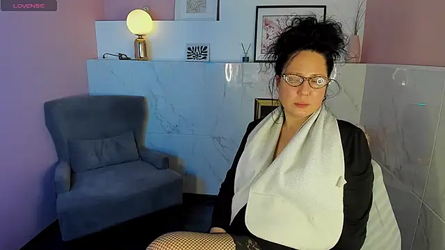 Snapshot of Anita_Muse chatting on 12.23.24 Anita Muse online show from 12.23.24