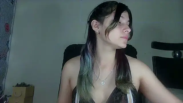 Snapshot of Elith_20 chatting on 02.01.25 Elith 20 online show from 02.01.25