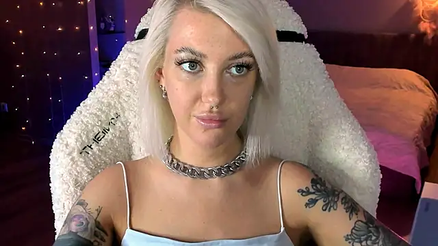 tykioty Miley online show from 11.27.25