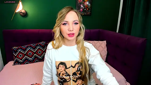 EvaMoran online show from 11.10.25