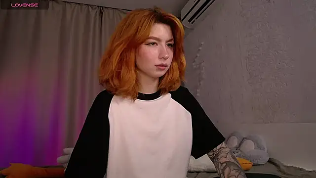 Evaa Moonn  online show from 09.12.25