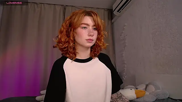 Evaa Moonn  online show from 10.13.25