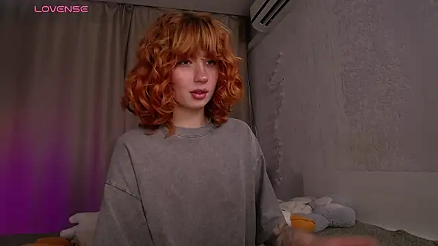 Evaa Moonn  online show from 11.04.25