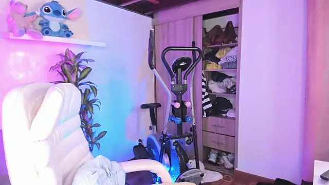 Snapshot of Nataliia_09 chatting on 09.19.25 Nataliia 09 online show from 09.19.25