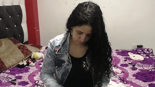 Katty Bones online show from 03.22.25