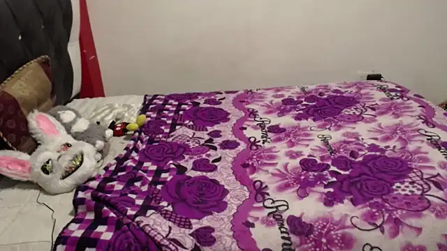 Katty Bones online show from 11.11.25