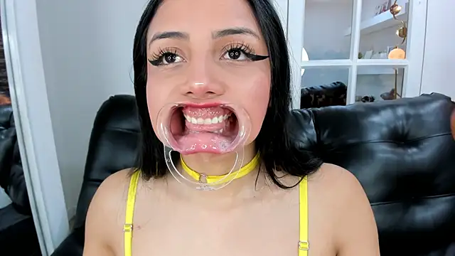 miss lizith online show from 02.11.25