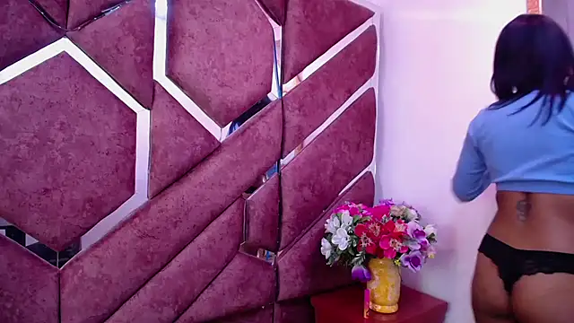 Snapshot of milly_print chatting on 12.18.24 milly print online show from 12.18.24