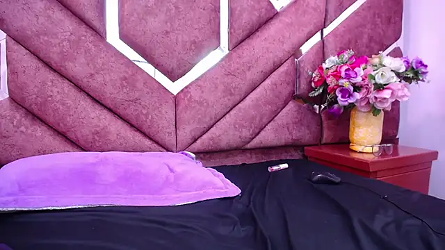 Snapshot of milly_print chatting on 12.20.24 milly print online show from 12.20.24