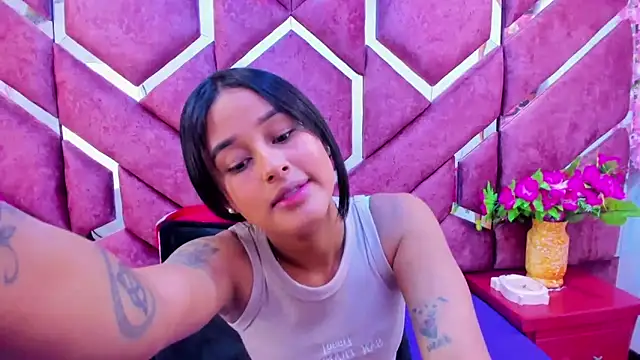 Snapshot of milly_print chatting on 03.11.25 milly print online show from 03.11.25