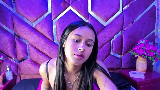 Snapshot of milly_print chatting on 09.19.25 milly print online show from 09.19.25