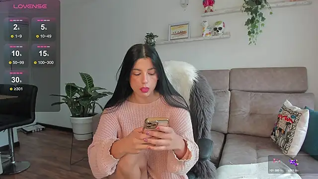 Snapshot of Arya_33 chatting on 12.17.24 Arya 33 online show from 12.17.24