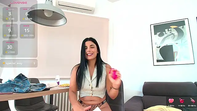 Snapshot of Arya_33 chatting on 10.10.25 Arya 33 online show from 10.10.25