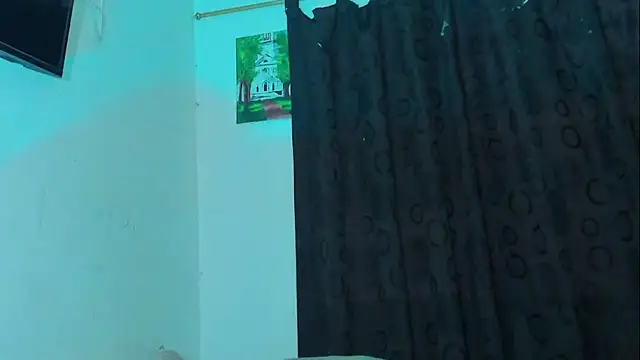 Snapshot of visaelX chatting on 12.10.24 visaelX online show from 12.10.24