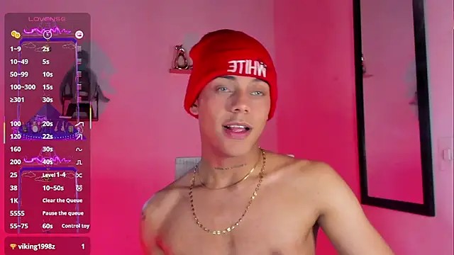 Snapshot of visaelX chatting on 03.04.25 visaelX online show from 03.04.25