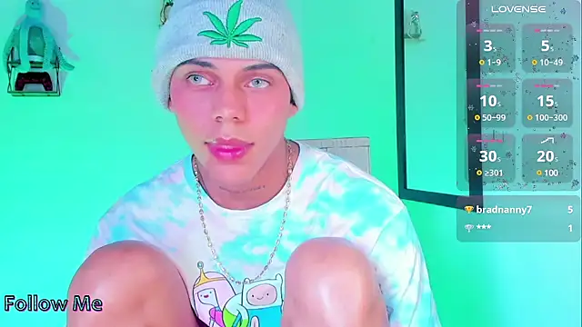 Snapshot of visaelX chatting on 03.09.25 visaelX online show from 03.09.25