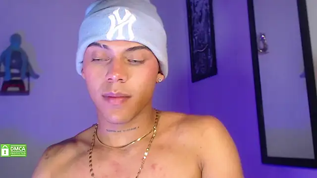 Snapshot of visaelX chatting on 03.22.25 visaelX online show from 03.22.25