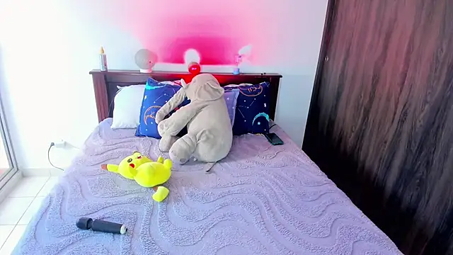 Snapshot of visaelX chatting on 11.17.25 visaelX online show from 11.17.25