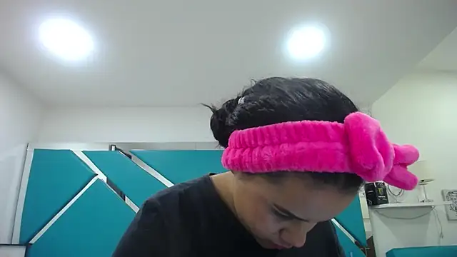  Miaaleon online show from 03.13.25