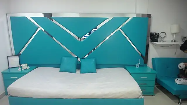  Miaaleon online show from 03.13.25