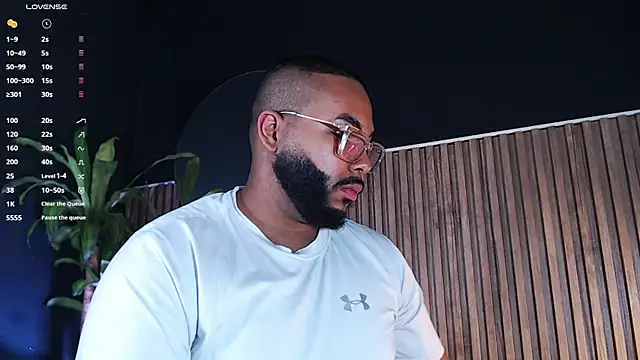 Snapshot of DilanJonnes_ chatting on 12.29.24 DilanJonnes online show from 12.29.24