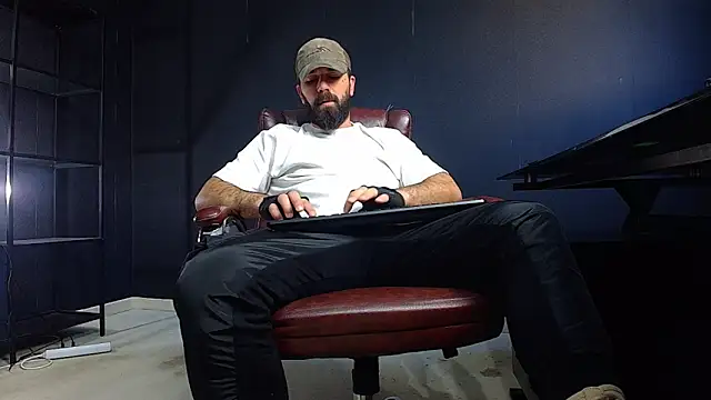 Snapshot of JackEthann chatting on 12.12.24 JackEthann online show from 12.12.24