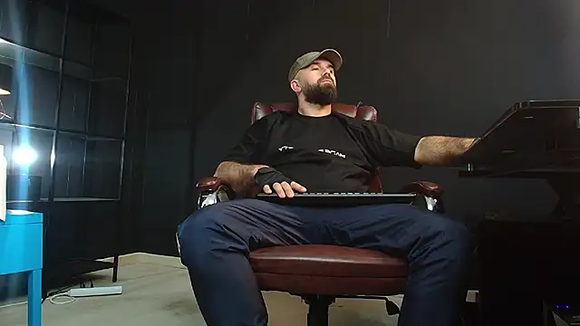 Snapshot of JackEthann chatting on 12.16.24 JackEthann online show from 12.16.24