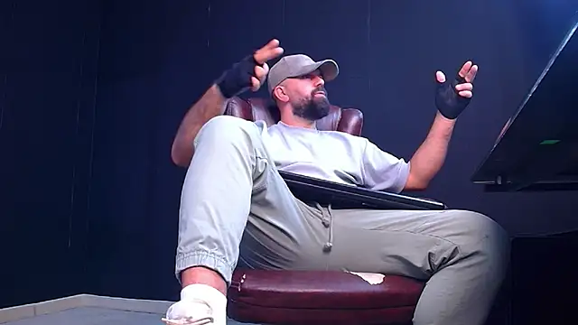 Snapshot of JackEthann chatting on 09.17.25 JackEthann online show from 09.17.25