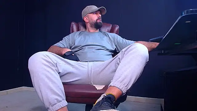 Snapshot of JackEthann chatting on 10.01.25 JackEthann online show from 10.01.25