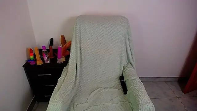 Snapshot of hot_girl01_hanna chatting on 09.18.25 hot girl01 hanna online show from 09.18.25