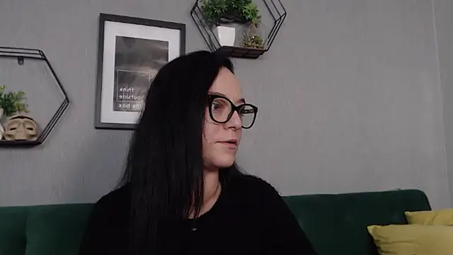 Snapshot of IzabelllNoir chatting on 01.11.25 IzabelllNoir online show from 01.11.25