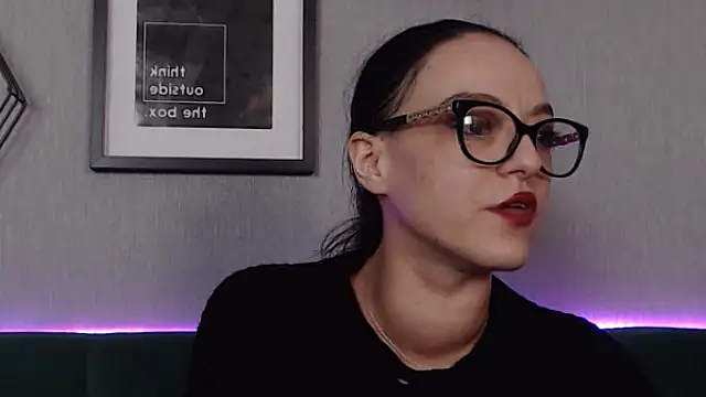 Snapshot of IzabelllNoir chatting on 01.27.25 IzabelllNoir online show from 01.27.25