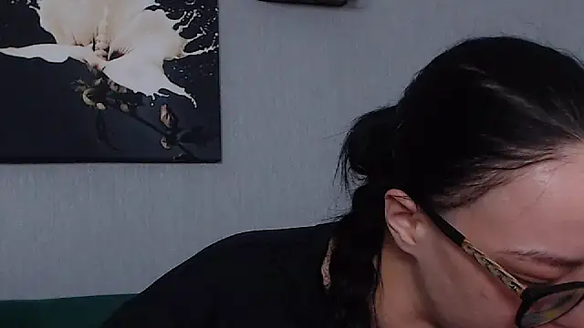 Snapshot of IzabelllNoir chatting on 02.20.25 IzabelllNoir online show from 02.20.25