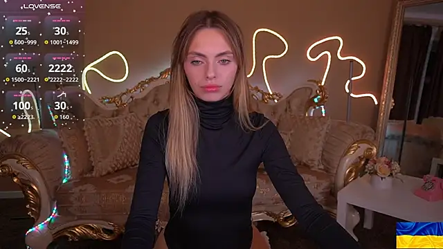Snapshot of ChloeBrightt chatting on 10.01.25 ChloeBrightt online show from 10.01.25