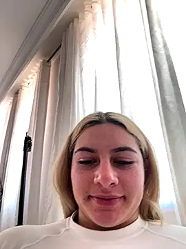 Snapshot of AtheneaRossi chatting on 09.15.25 AtheneaRossi online show from 09.15.25