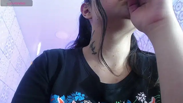 Snapshot of vitoria23_ chatting on 03.13.25 vitoria23 online show from 03.13.25