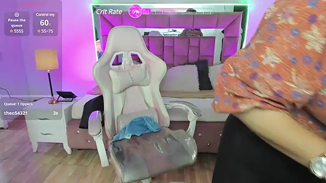 Snapshot of Aliciia_cute1 chatting on 12.23.24 Aliciia cute1 online show from 12.23.24