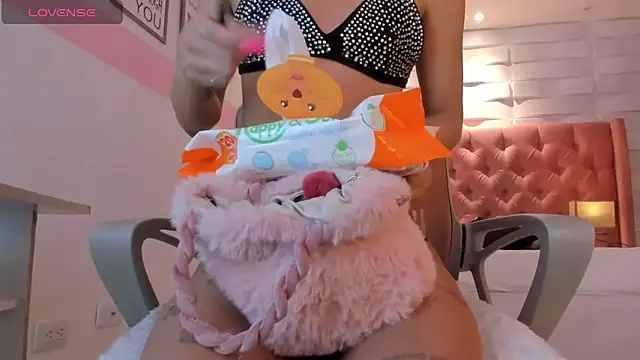 Snapshot of mhelissaw chatting on 02.06.25 mhelissaw online show from 02.06.25