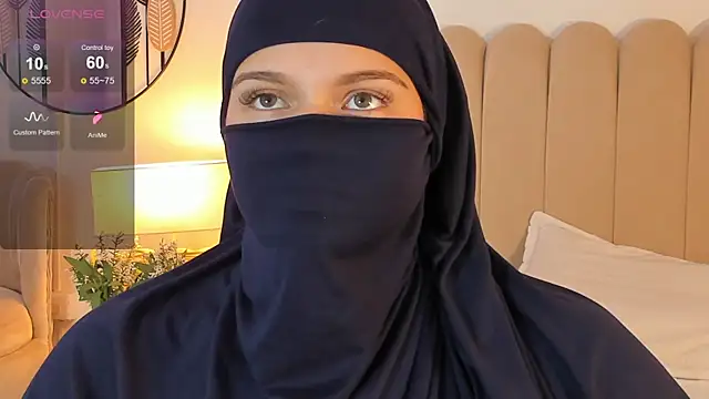 Snapshot of anna-henao chatting on 12.06.24 anna-henao online show from 12.06.24