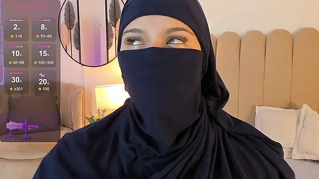 Snapshot of anna-henao chatting on 12.12.24 anna-henao online show from 12.12.24