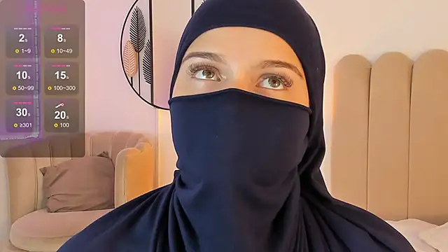 Snapshot of anna-henao chatting on 12.21.24 anna-henao online show from 12.21.24